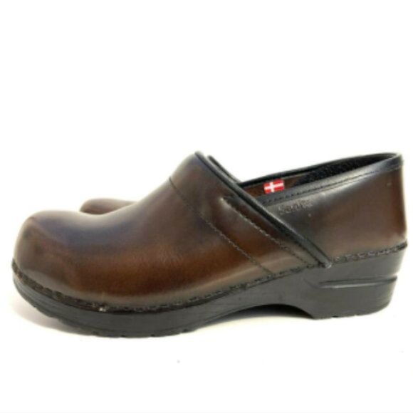 Sanita Professional Smooth Clogs Unisex  US M7 US W9  EU41 Brown Leather Shoes - Picture 2 of 9